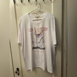 NWT Chelsea & Violet White Graphic T-Shirt with Los Angeles Print